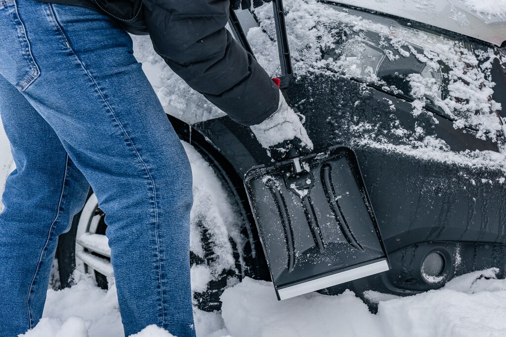 thumbnail image 2 of Michelin Ultra Compact 40" Folding Utility Snow Shovel For Car Emergency, Blue, Telescoping Handle, Collapsible, Lightweight, Winter Survival Gear, For SUV, Truck, Snowmobile, Camping, Skiing 2 of 11